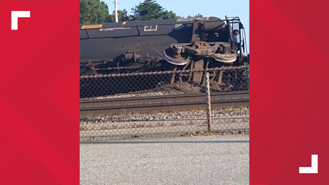 train derails in greensboro