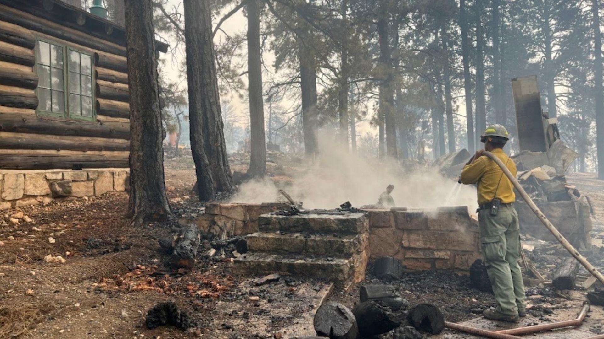 Wildfire along Grand Canyon's North Rim destroys historic lodge and is spreading rapidly