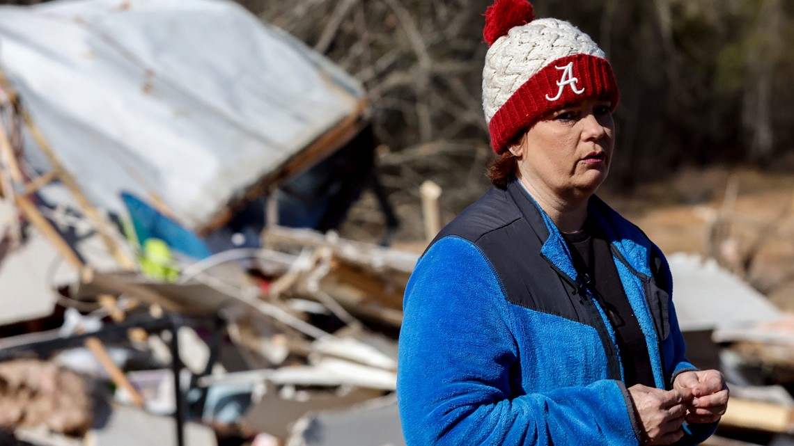 Alabama tornados: Survivors hid in tubs, shipping containers - Vimarsana News
