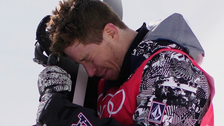 Shaun White Cries After Final Olympics Snowboarding Run in Beijing