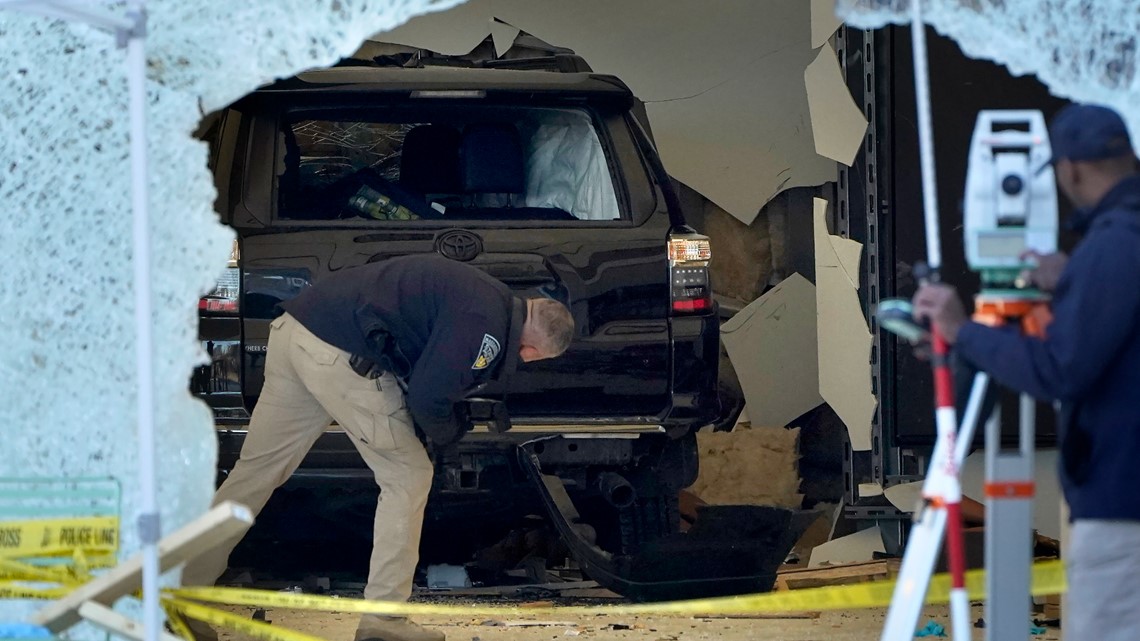 Man charged after deadly Apple store crash | wfmynews2.com