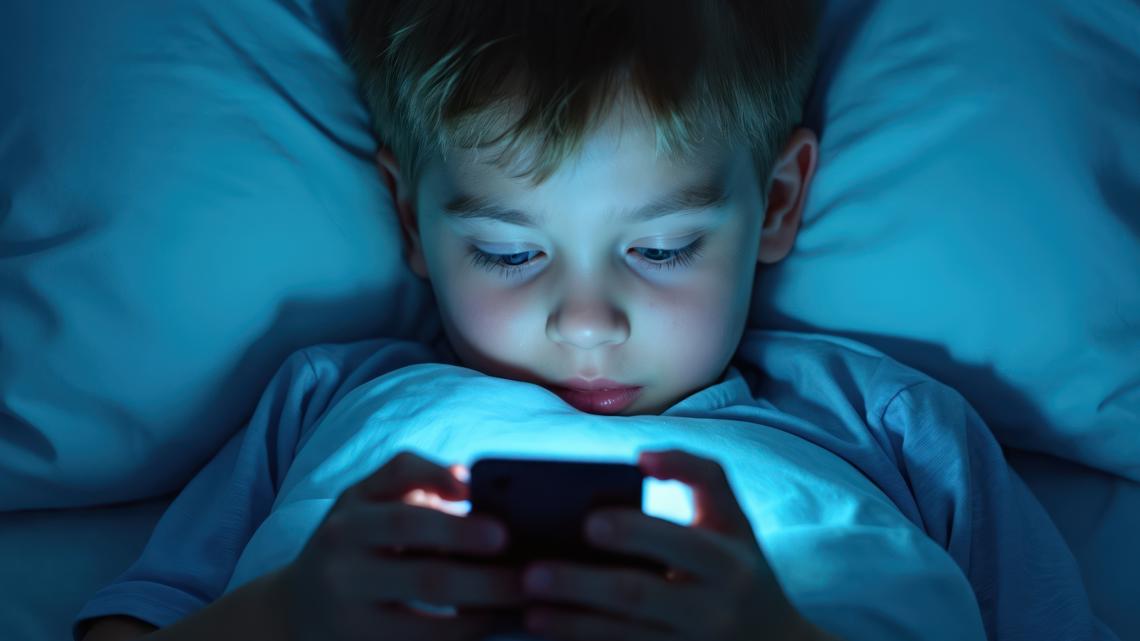 Surgeon general's office issues advisory warning about 'excessive' screen time in children