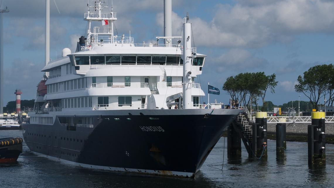 Hantavirus-stricken cruise ship arrives in the Netherlands for disinfection