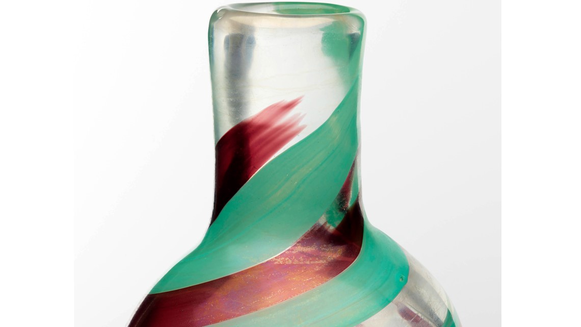 Vase bought at Goodwill for $3.99 sells for $107,000 at auction - Vimarsana News