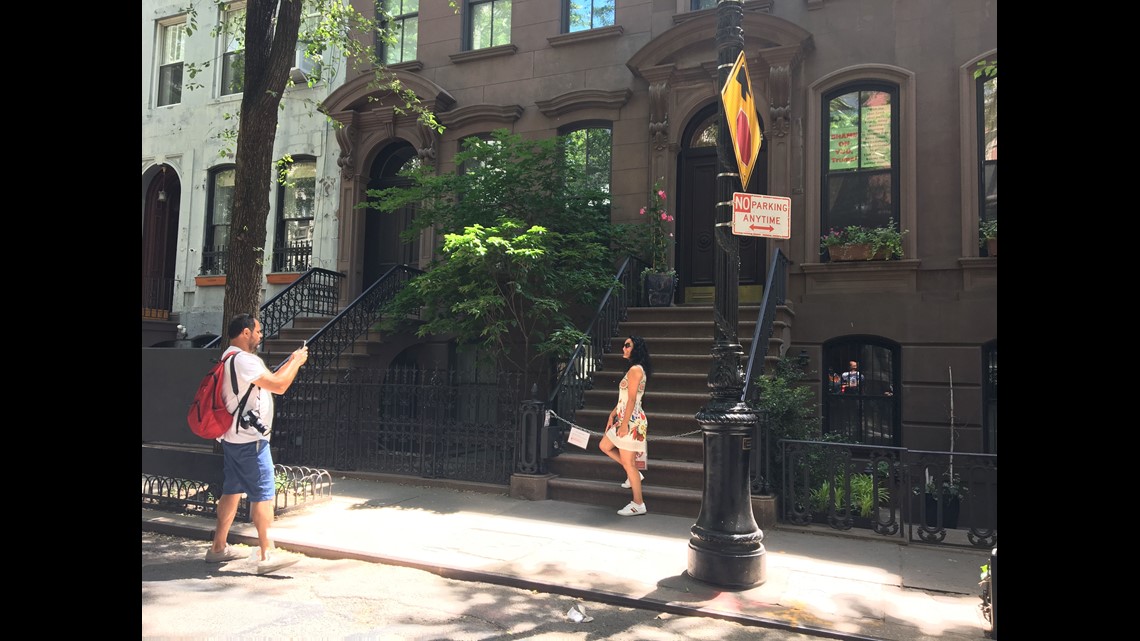 Take A Tour Of Iconic Sex And The City New York City Locations
