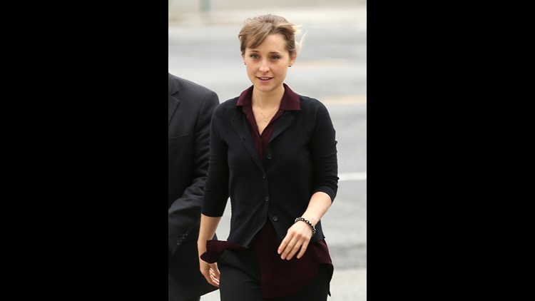 Judge Sets Oct 1 Trial Date For Smallville Actress Allison Mack And