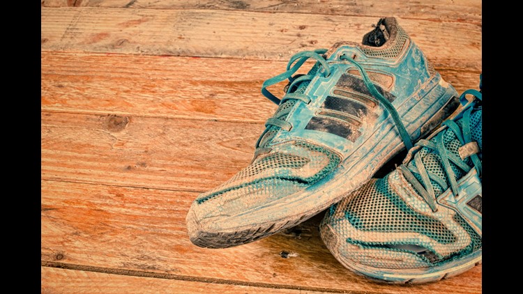 how to clean dirty sneakers in the washing machine