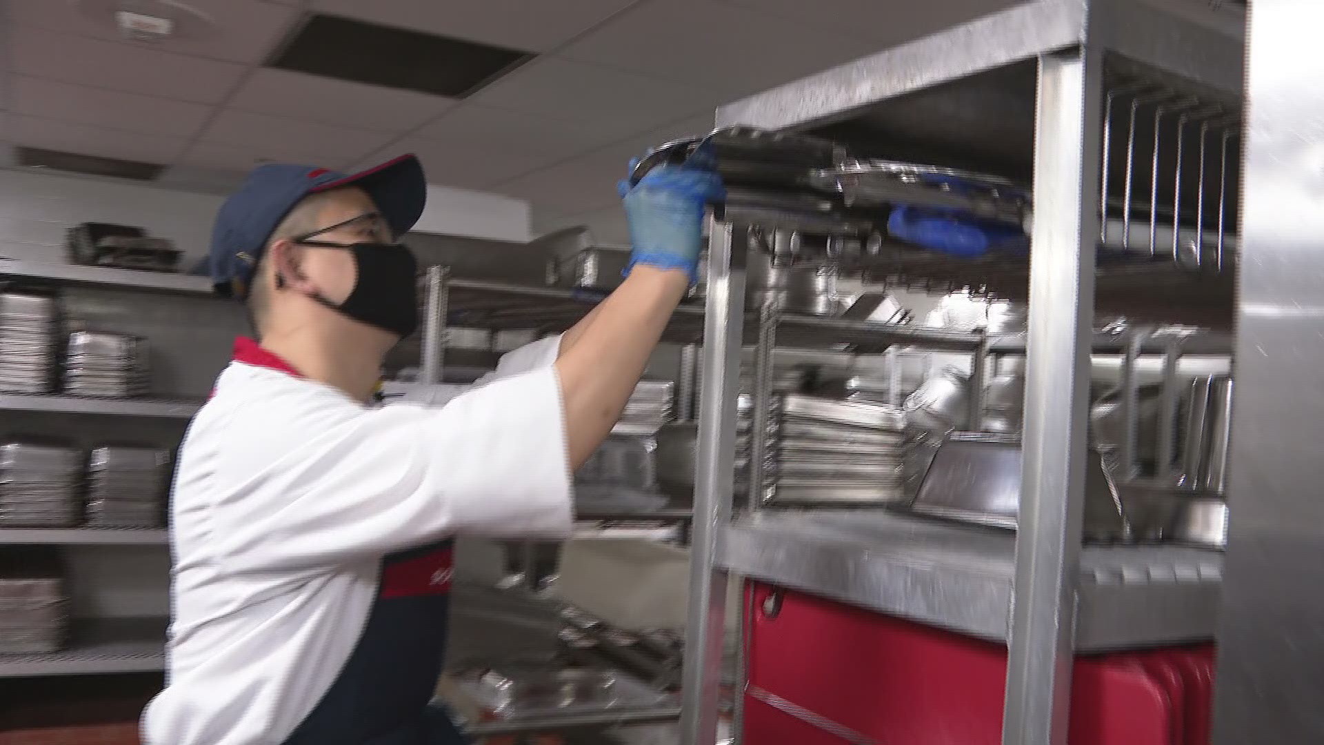 Blind and deaf cook Kevin Tong lands his dream job feeding thousands of Marines daily. His training helped him learn how to safely handle knives and more