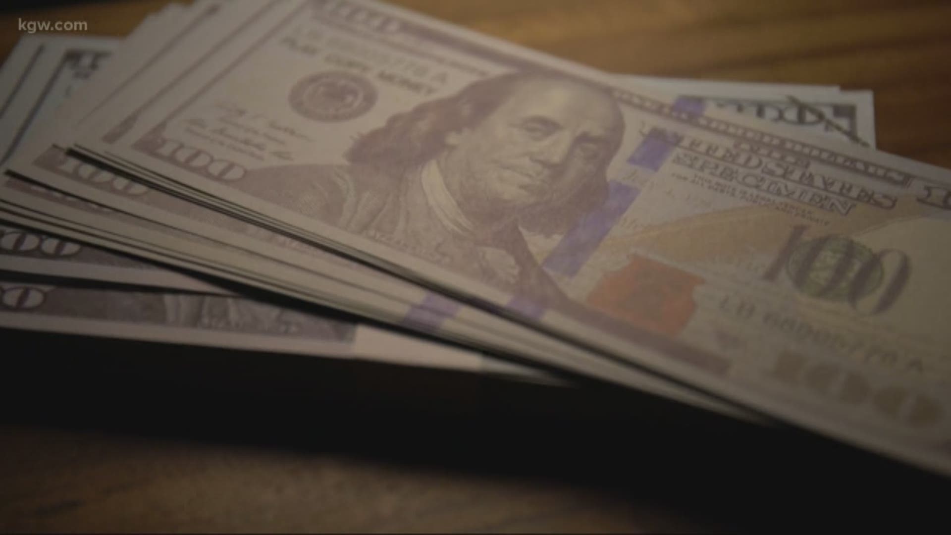 The latest in counterfeit currency con come courtesy of Tinseltown and the Web. Con artists are selling fake money used in movies that their customers in turn try and pass off to unsuspecting businesses.