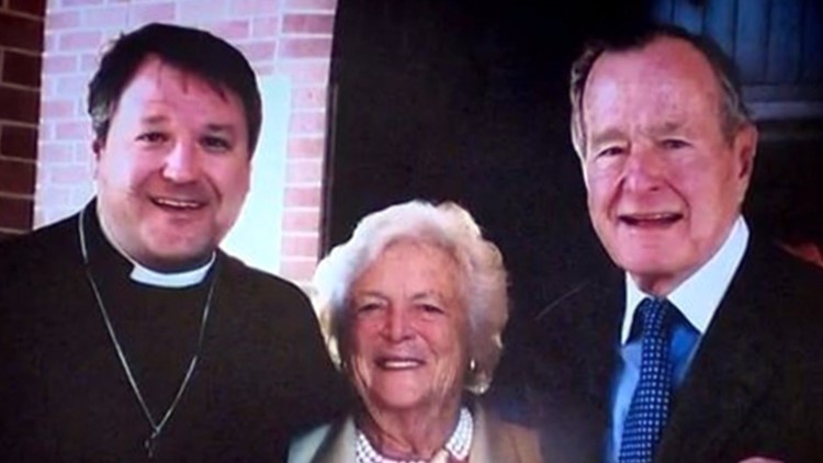 Longtime Bush family pastor talks about 41's final days