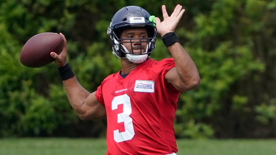 Russell Wilson says he didn�t request a trade from