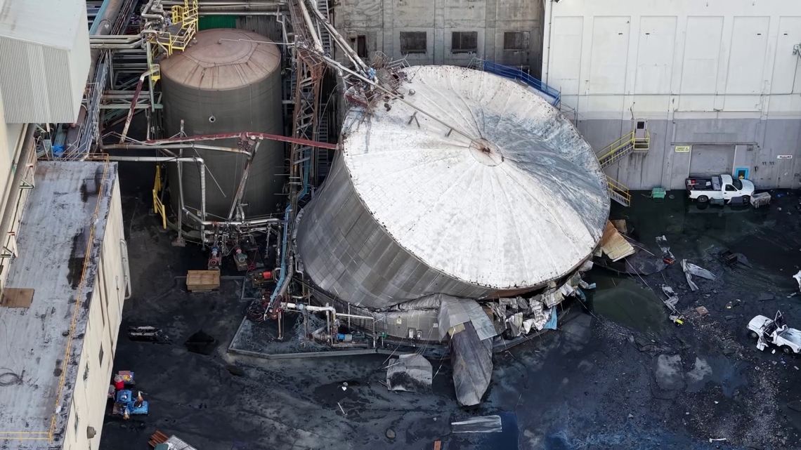 Chemical tank implosion at Washington paper mill kills 1. Here's the latest on the search for 9 others.