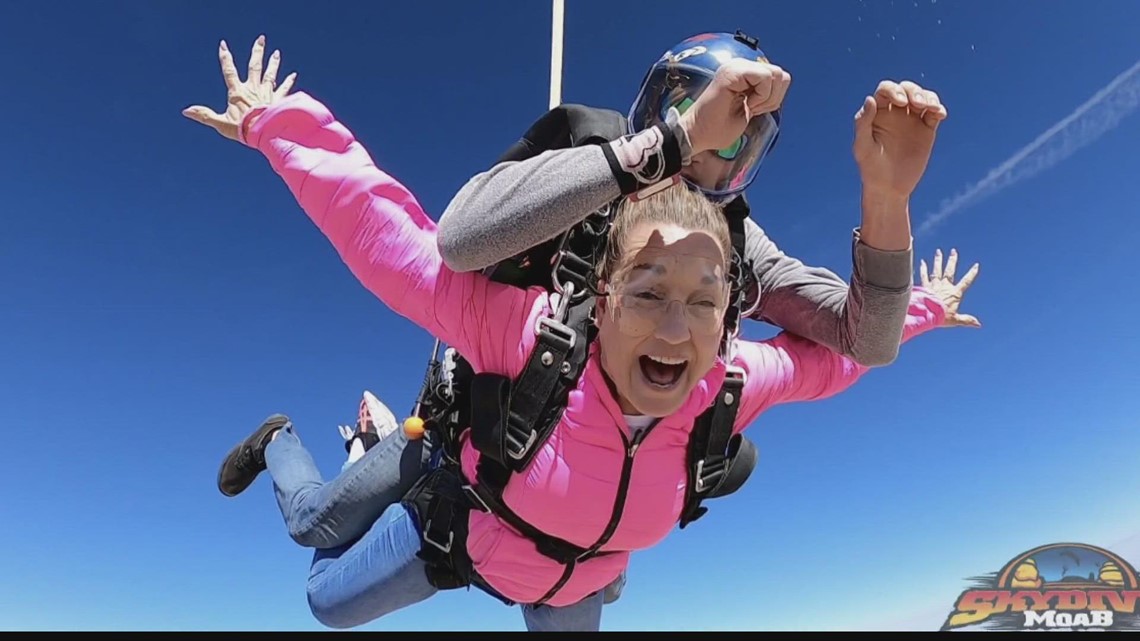 Arizona cancer survivor celebrates with a skydive - Vimarsana News