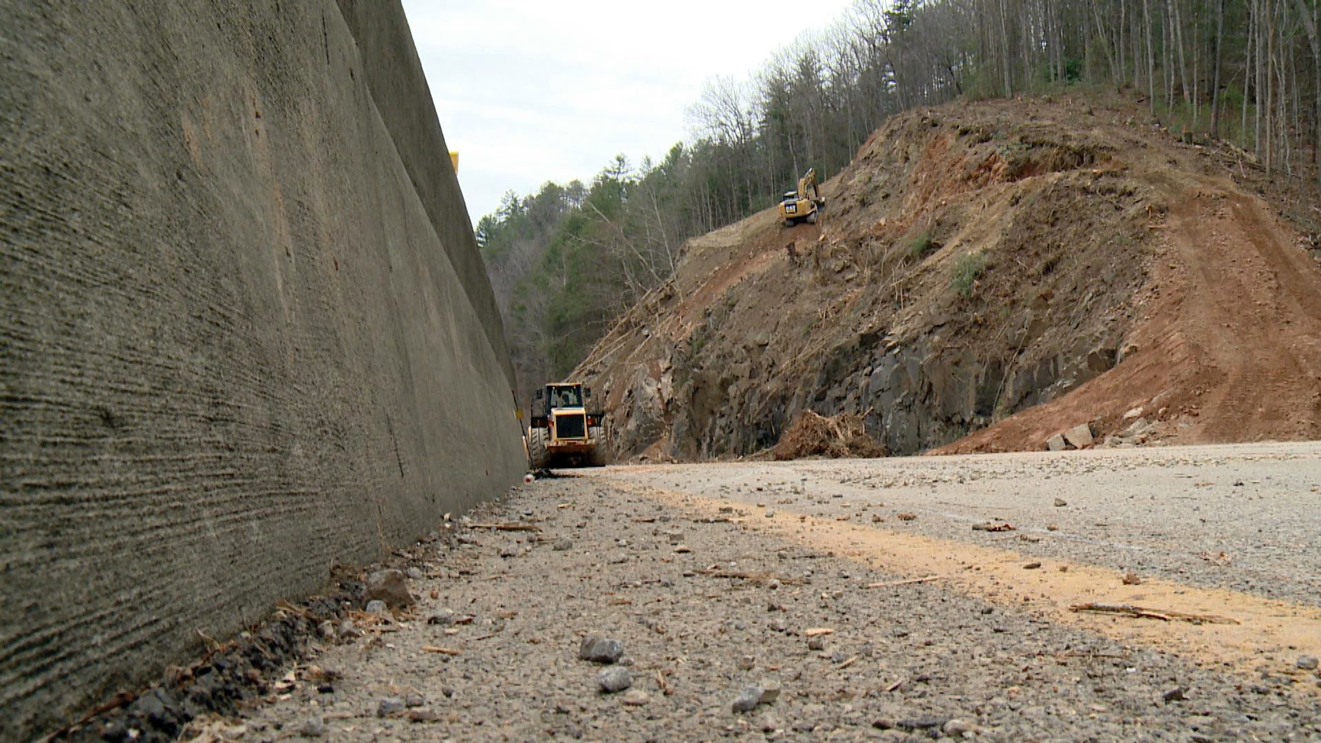 All Lanes Of I-40 At Site Of NC Rockslide Should Reopen In Early May ...