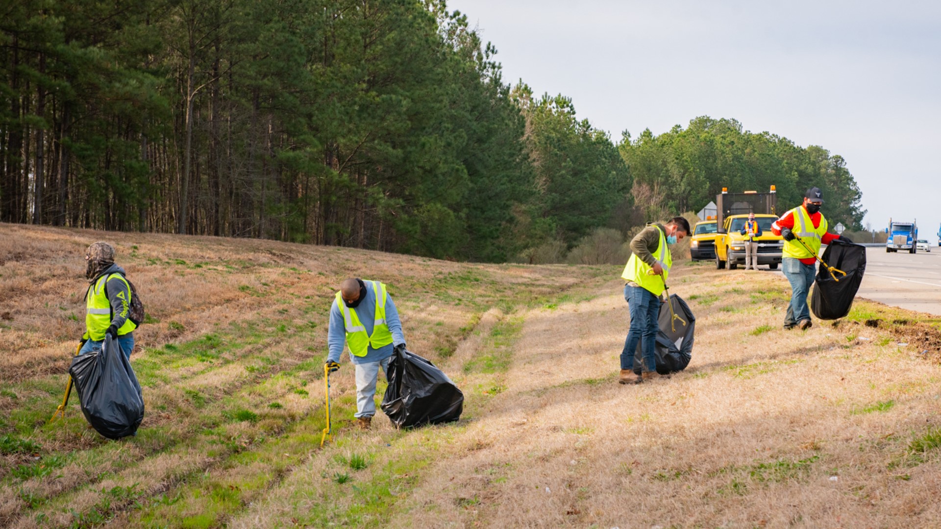 Viewers are asking who is responsible for picking up that trash and why they don't see many inmates on the roadway collecting litter.