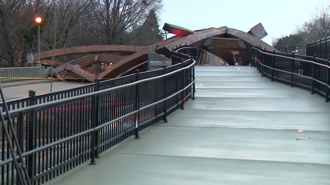 Wooden arches over Rudy Wright bridge in Hickory, NC collapse - Vimarsana News