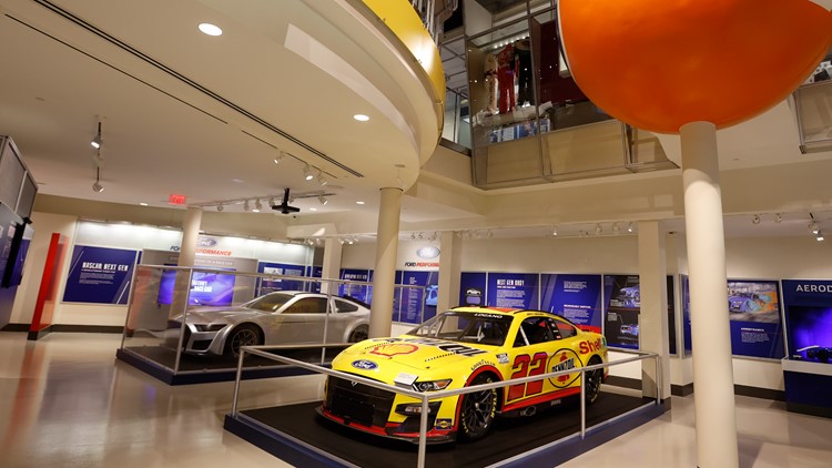 New NASCAR Hall of Fame exhibit showcases Ford Mustang race car