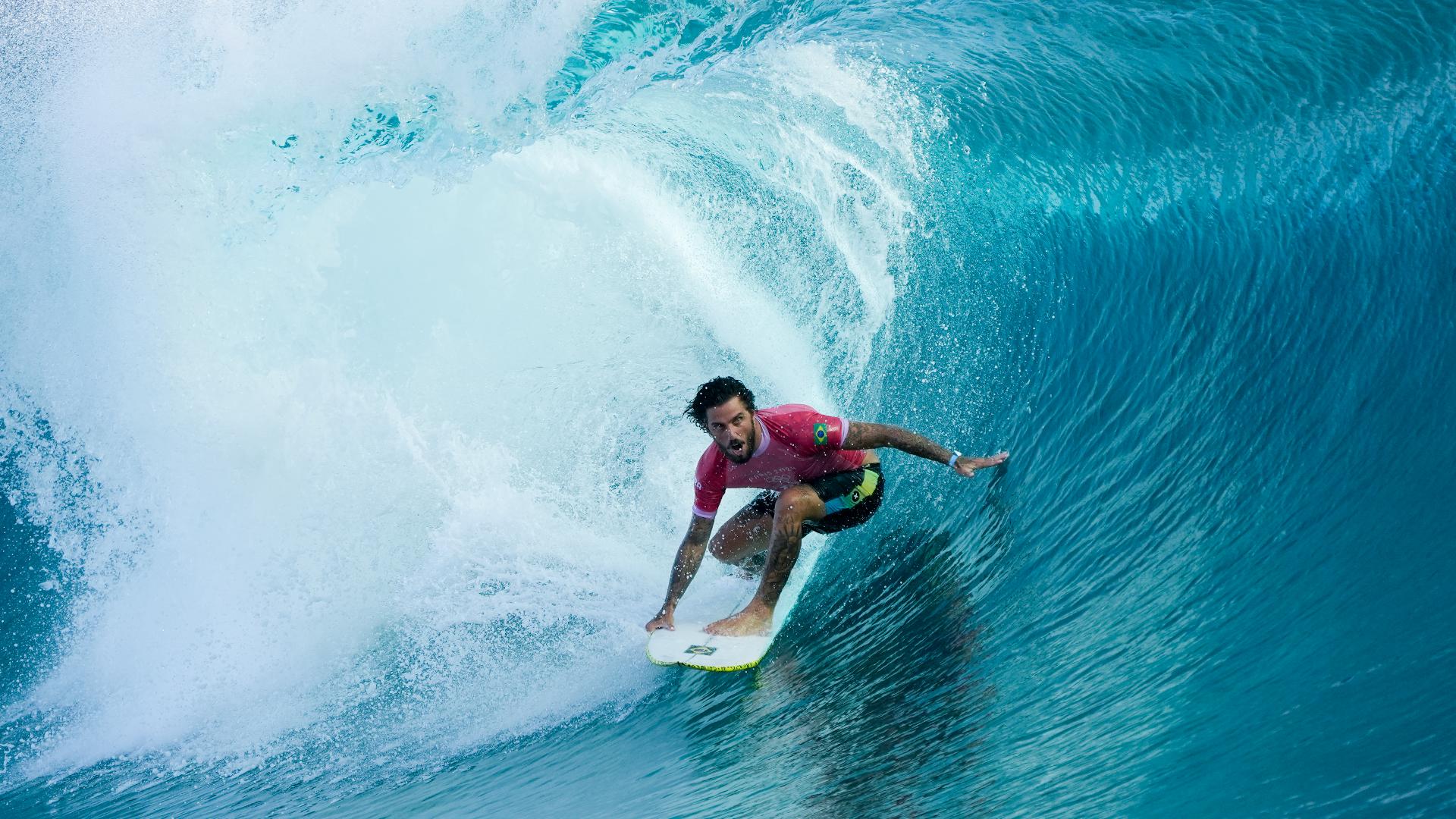 How photographers are capturing Olympic surfing