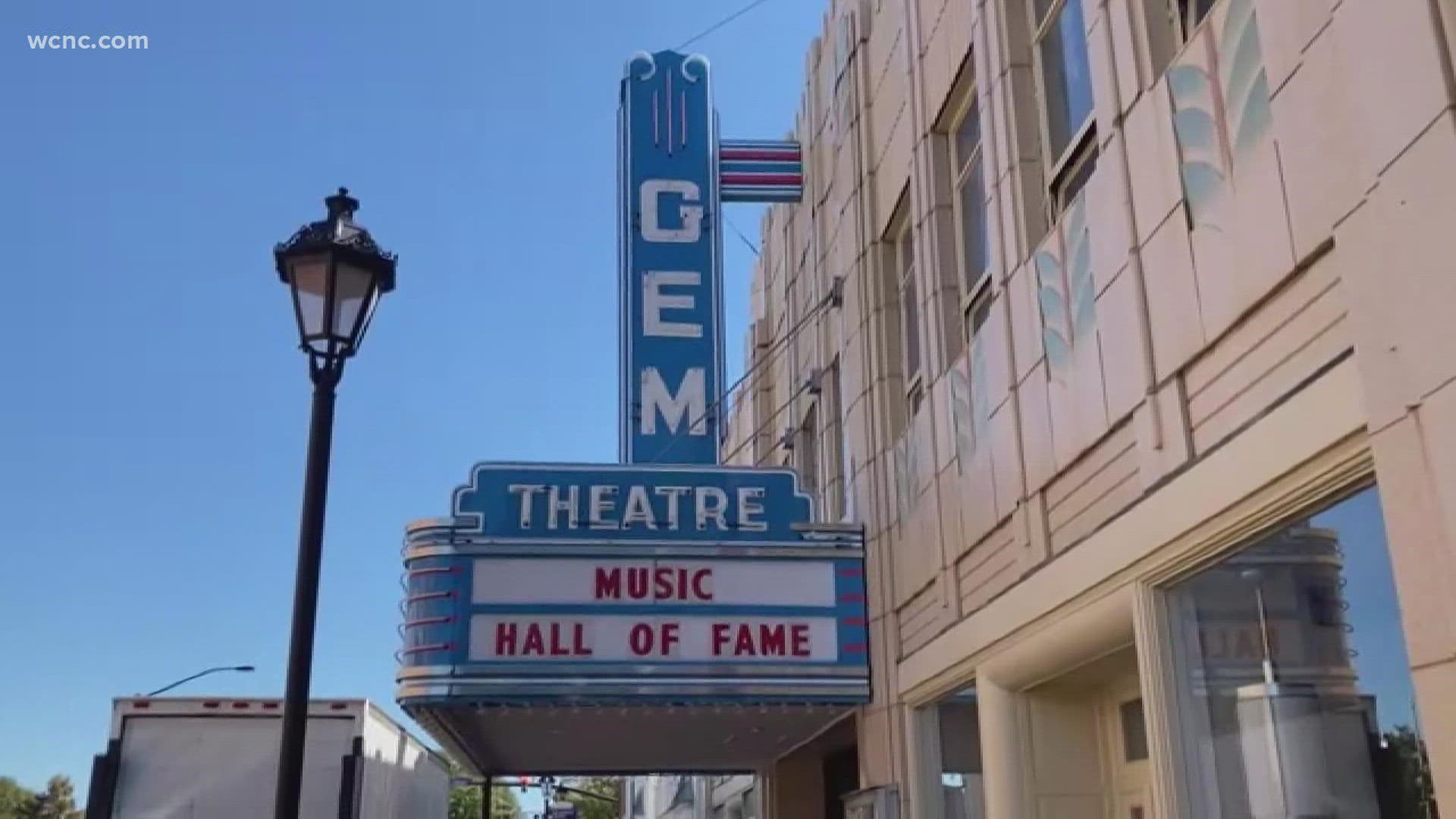 The North Carolina Music Hall of Fame will induct 10 artists this week, including hip-hop icon Jermaine Dupri and record label executive Charles Whitfield.