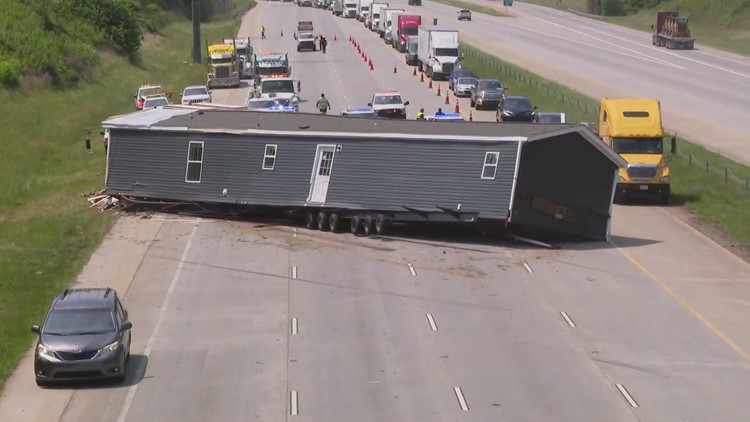 I-485 in North Carolina partially closed hours after truck hauling mobile home crashes on inner loop