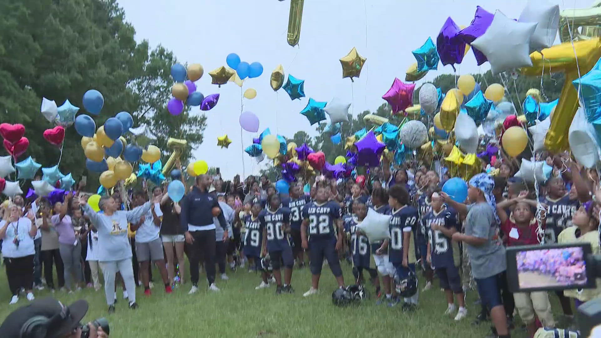 Football team honors Mason Jenkins. He died after being shot