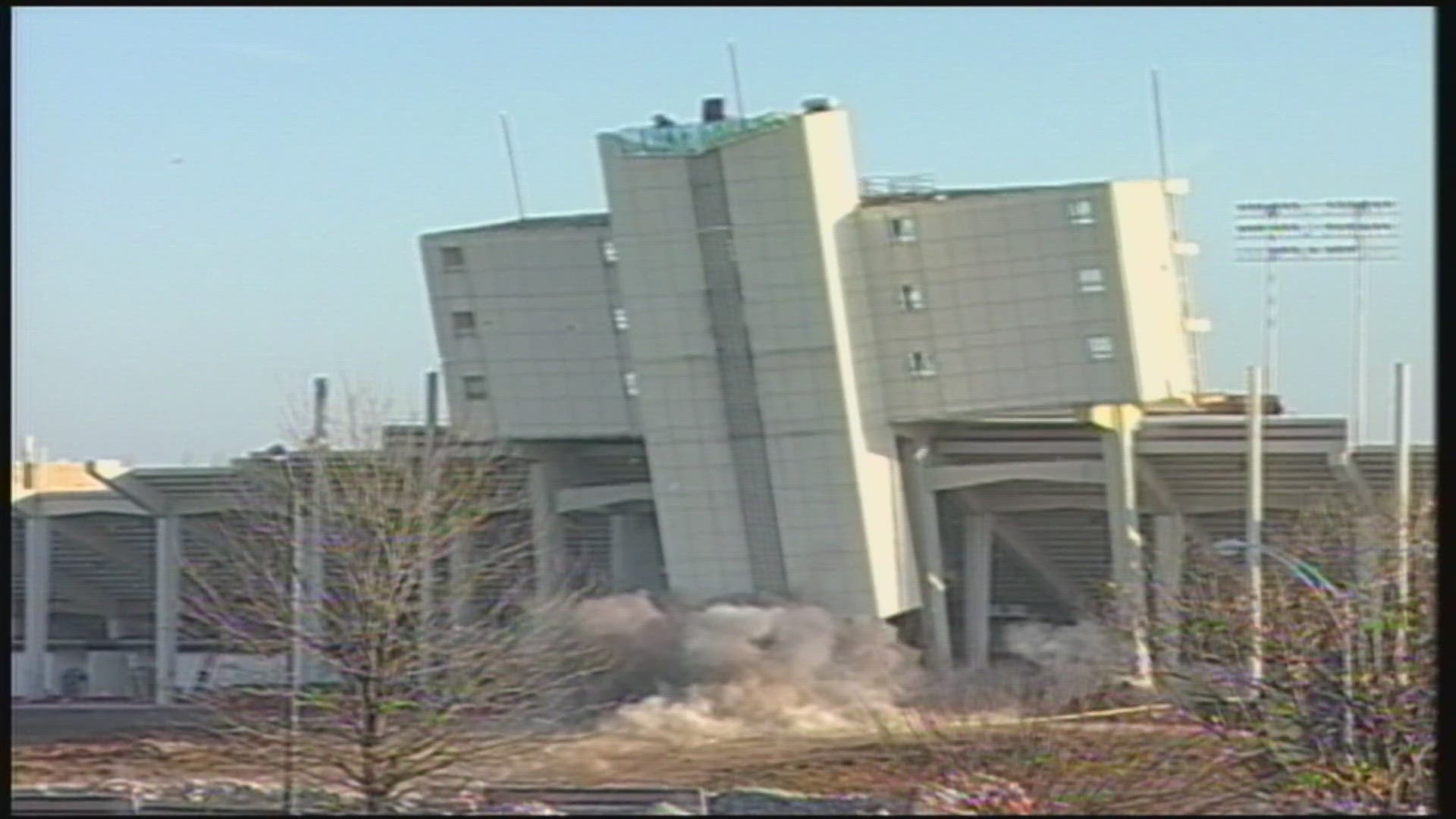 Watch the incredible video of the box collapsing.