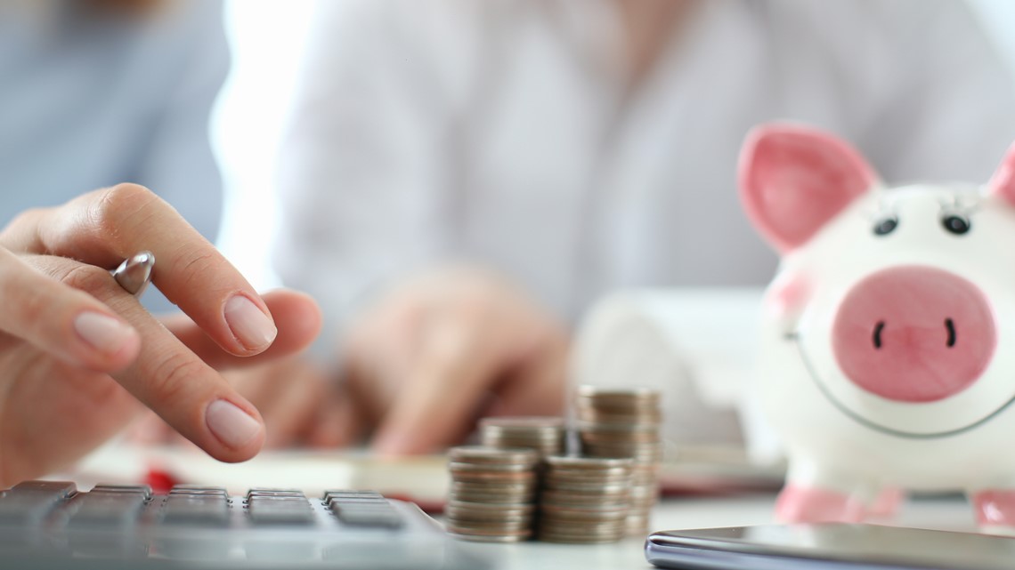 Holiday spending and saving tips | wfmynews2.com - Vimarsana News