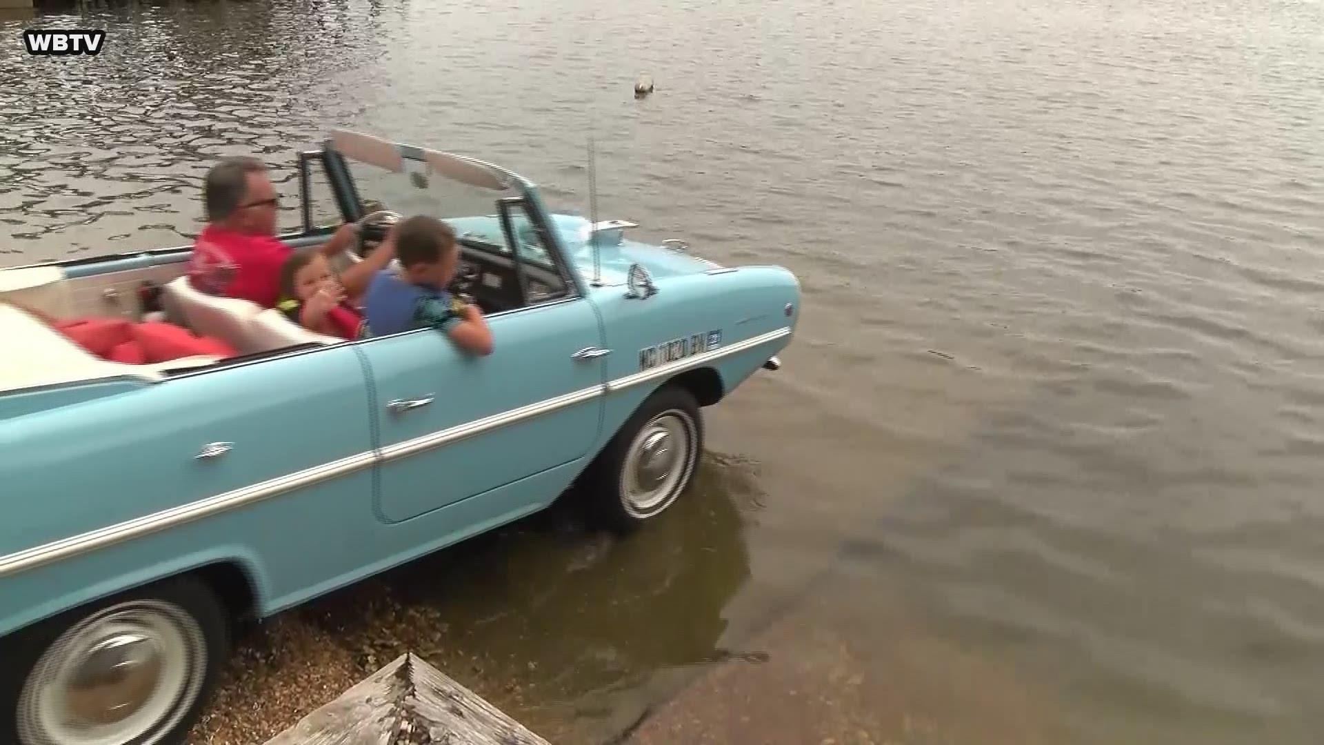 Man Cruises Badin Lake In 1967 Amphicar