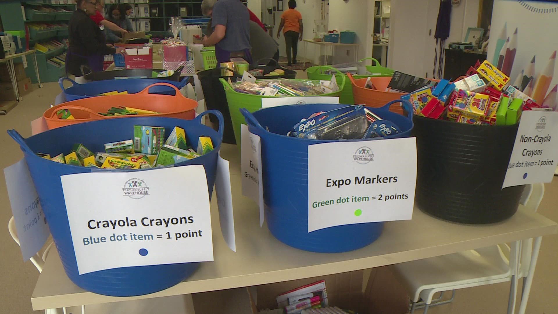 Teachar Studenxxx - New Guilford County Schools teachers treated to shopping spree at Teacher  Supply Warehouse | wfmynews2.com