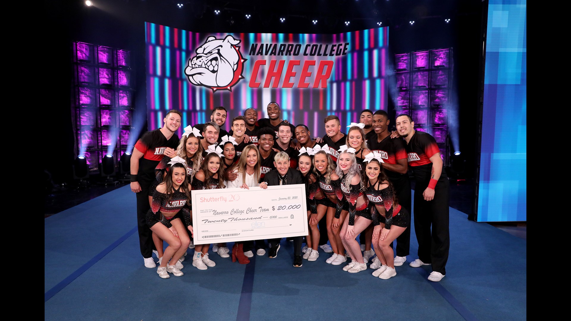 Navarro Cheerleaders appear on Ellen...then put on a show!