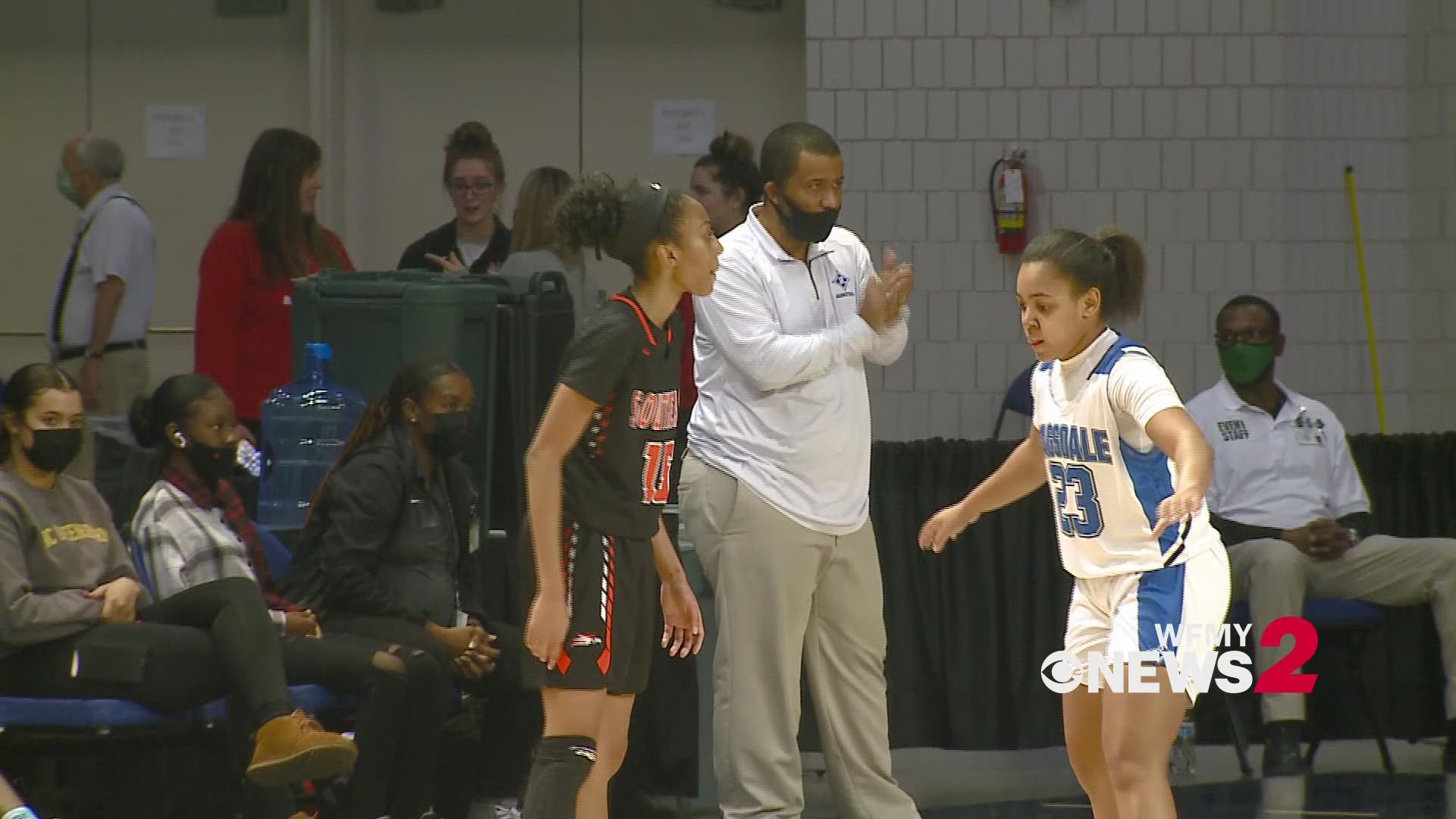 Sydney Roberts put up a game-high 32 points as SE Guilford won 47-41 to advance to Wednesday's Championship vs. Page