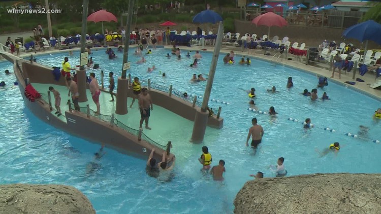 Wet'n Wild Emerald Pointe offers incentives amid America's worker shortage
