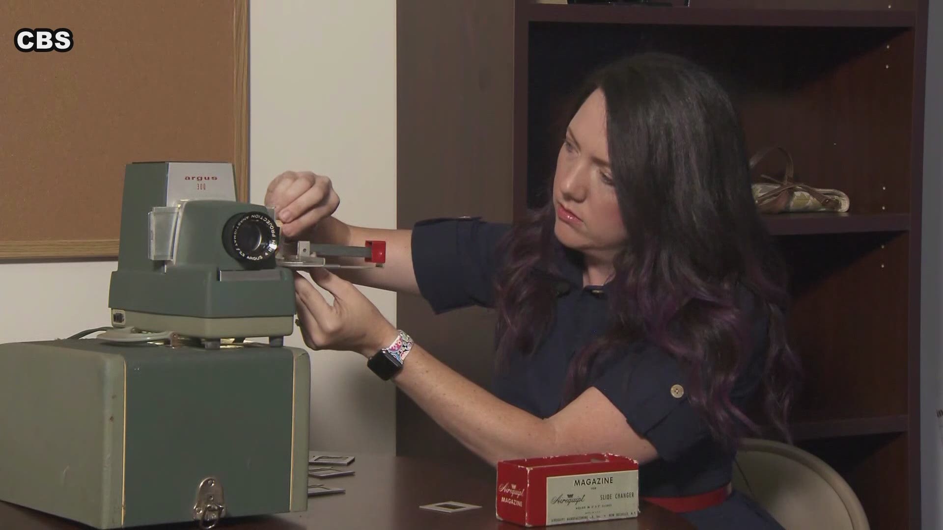 Woman finds decades-old family photos after buying an old projector at a Goodwill store in Georgia, Now this woman is searching to try and find the family.