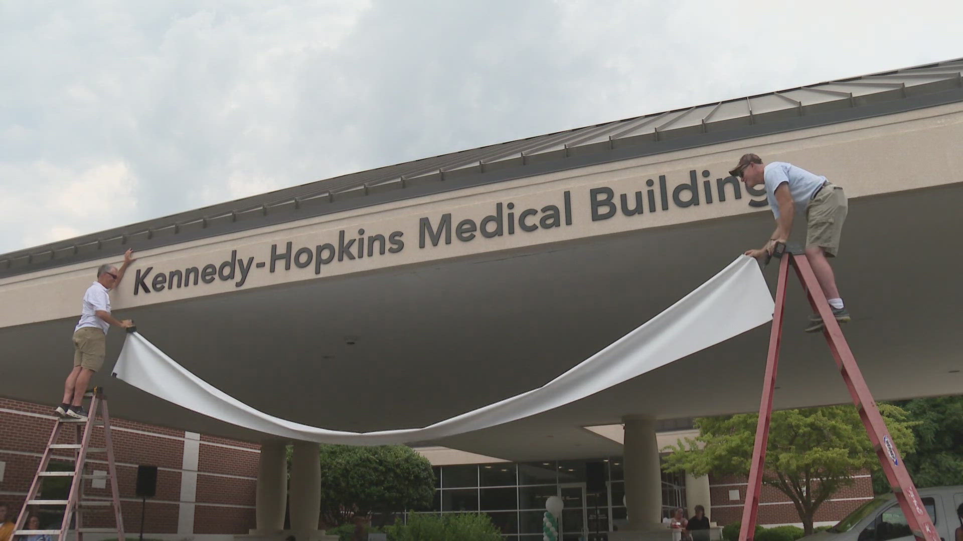 The Winston-Salem Atrium Health Newly Expanded Facility honors two black pioneer doctors in the Winston-Salem area.