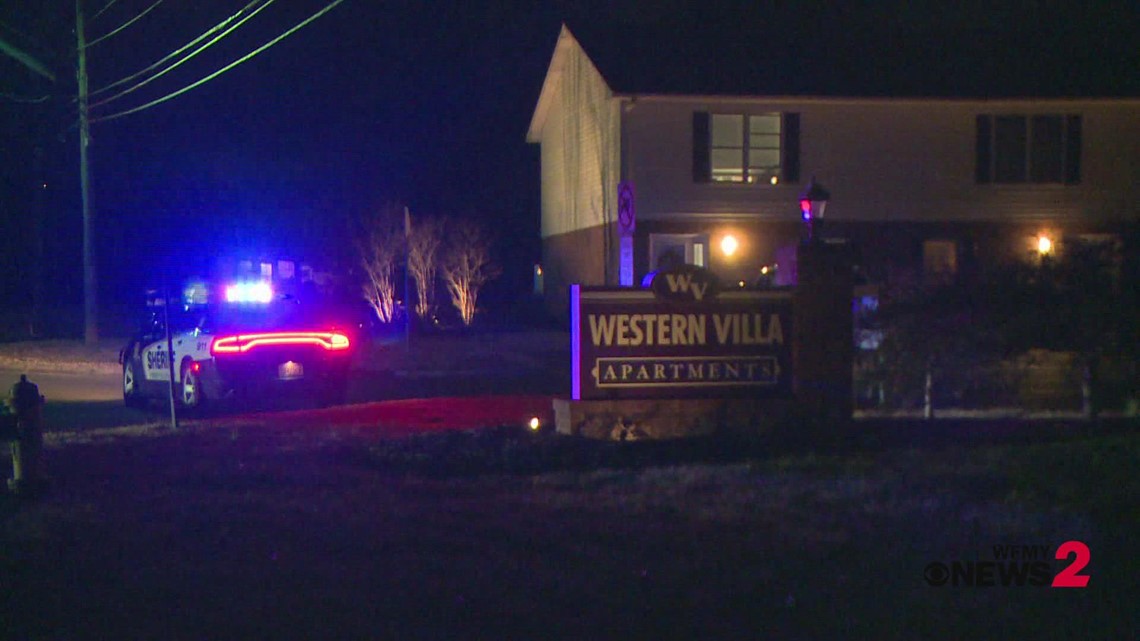 Teen dies after shooting in Clemmons