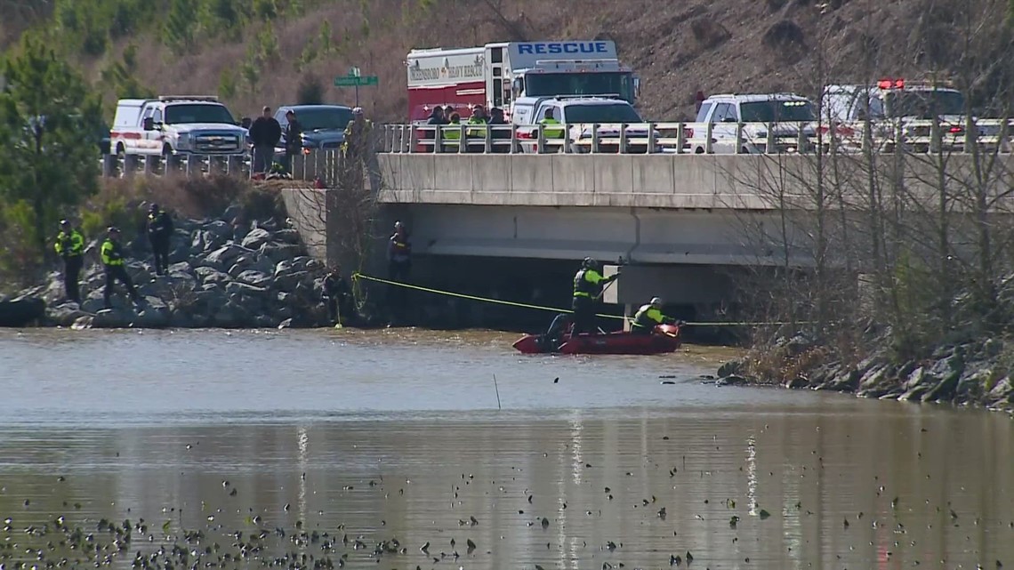 Man's body found after search at Lake Higgins - Vimarsana News