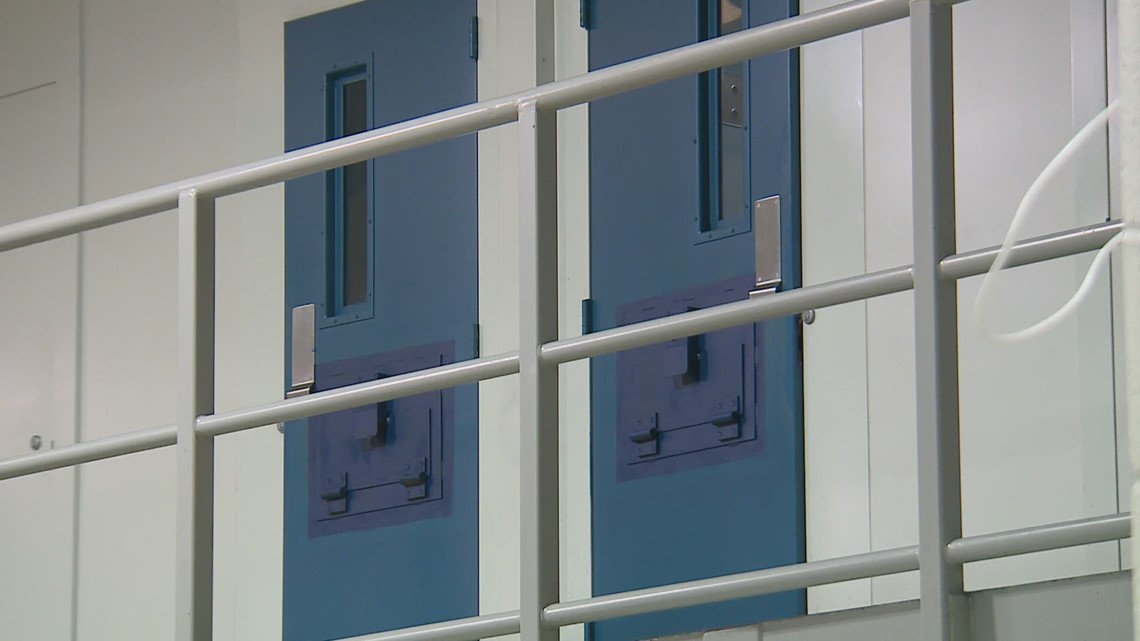 Forsyth county sheriff s office needs more than 100 detention officers