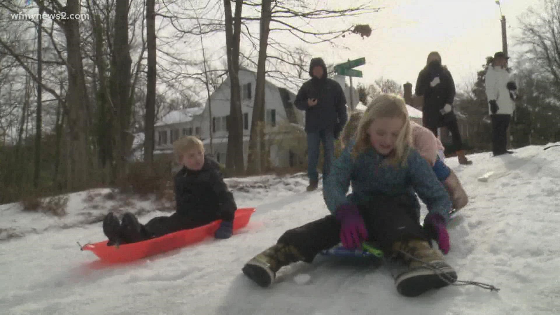 Greensboro families enjoy sledding in the snow | wfmynews2.com