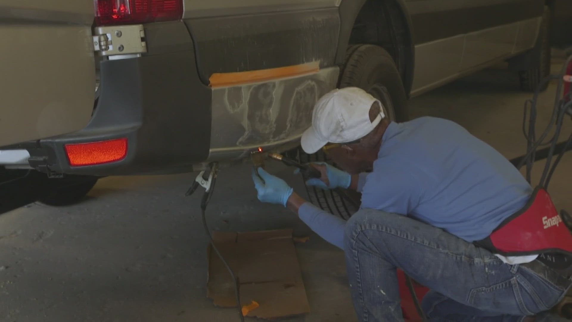 Third-party auto shops want to be able to make any fix on a car. Dealers say it’s a breach of their security.