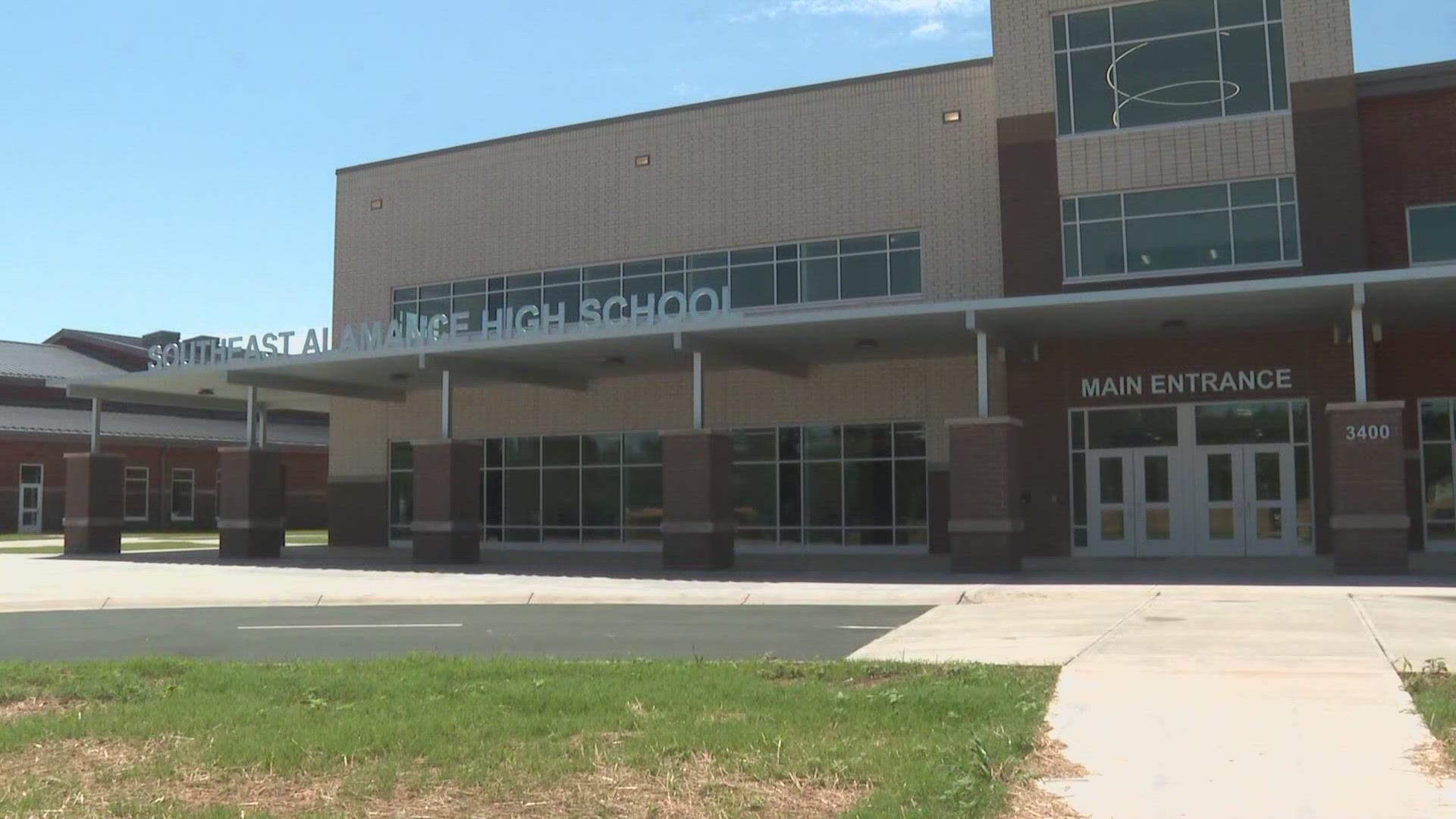 WFMY News 2’s Giselle Thomas got a tour of the new high school and talked to some students.