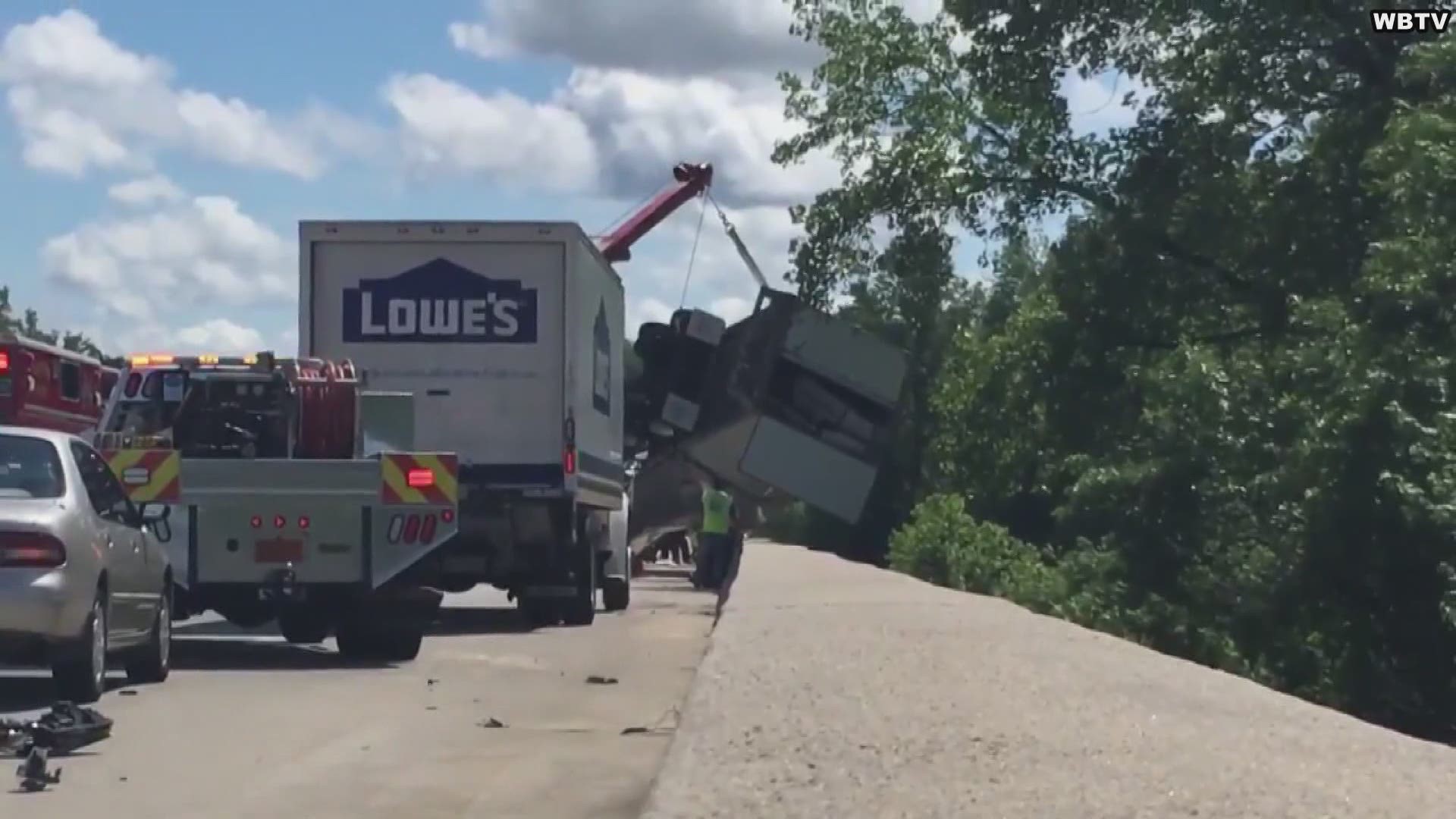 All lanes Of I-85 South Back Open After Crash Leaves Tractor Trailer ...