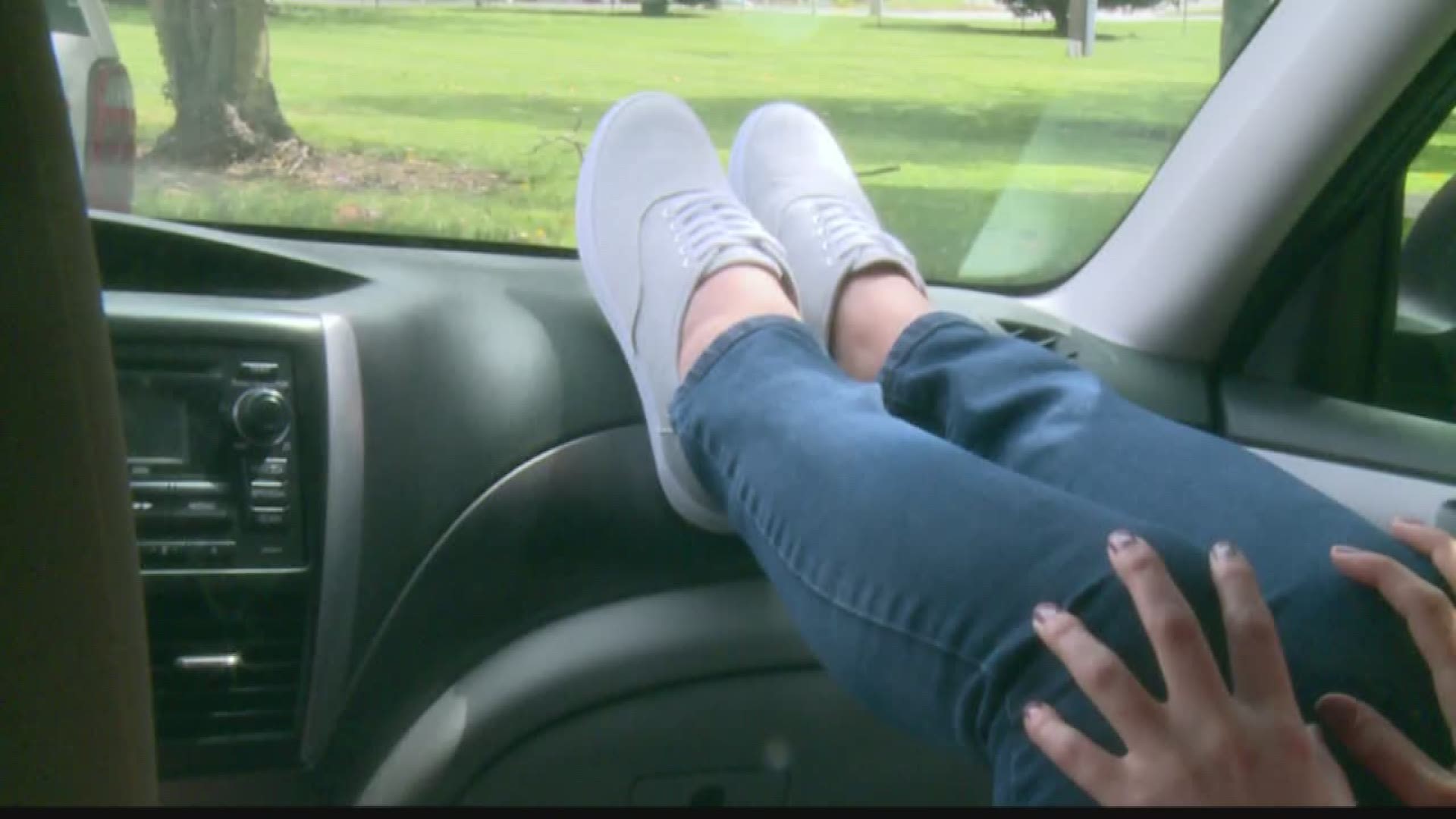 This Is Why You Shouldnt Put Your Feet On The Dashboard Woman Warns