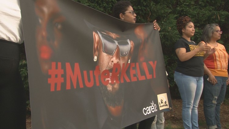 R Kelly to perform in Greensboro and Raleigh this weekend