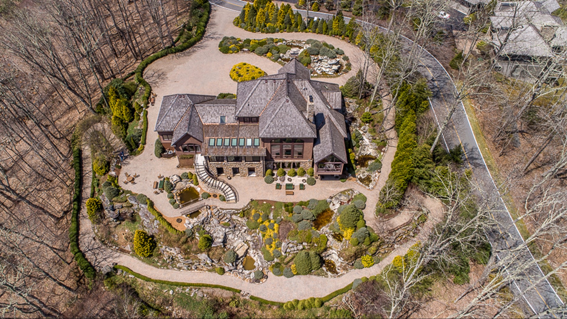 this-3-5m-nc-mountain-mansion-could-be-yours-for-pocket-change