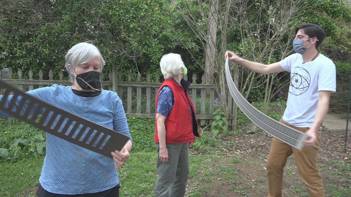 Eye yoga helped two women stop wearing glasses - Vimarsana News