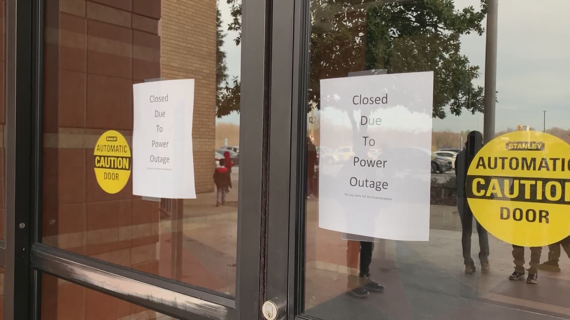 Power Goes Out At Greensboro Mall For Several Hours, Leaving Customers Without Many Options