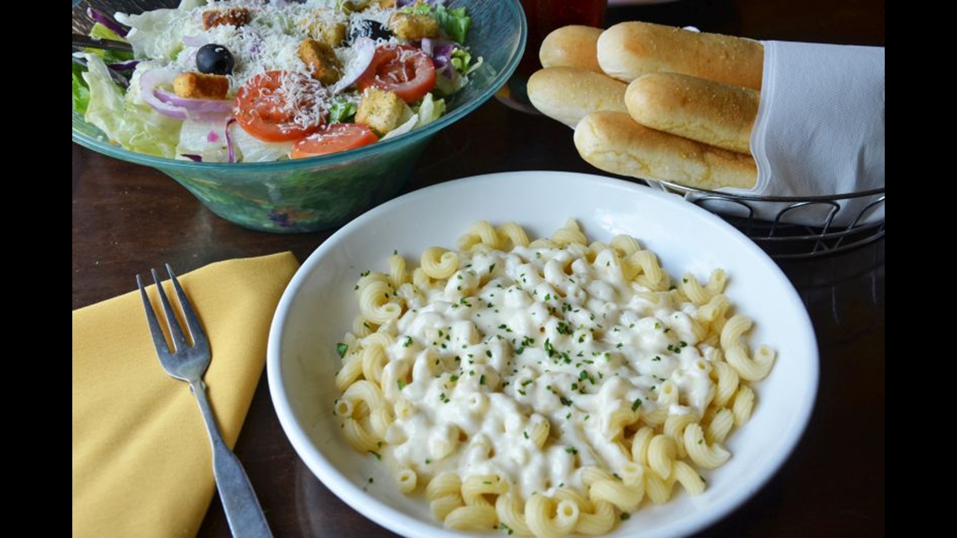 Unlimited Pastabilities with Olive Garden's Pasta Bar