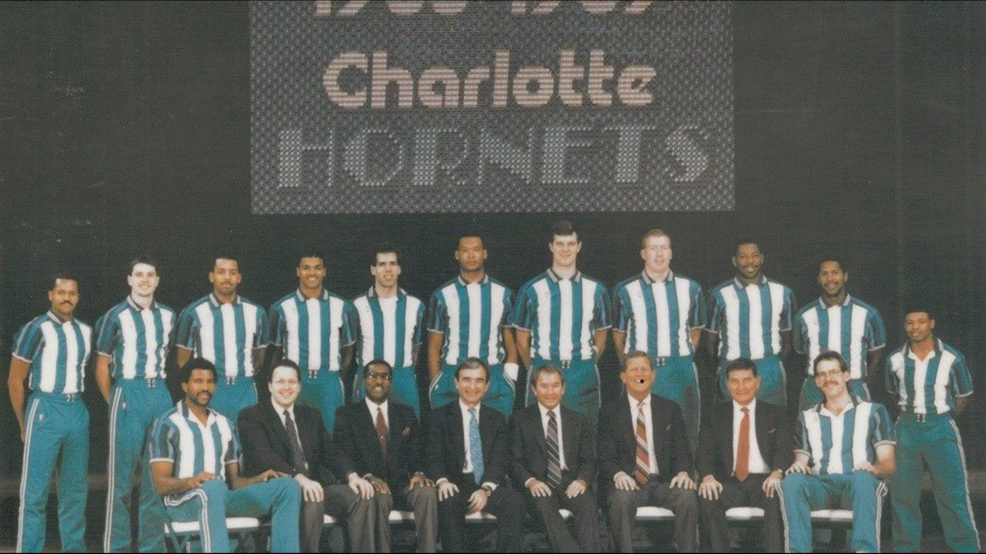 November 4, 1988 | Original Charlotte Hornets Play First Game In ...