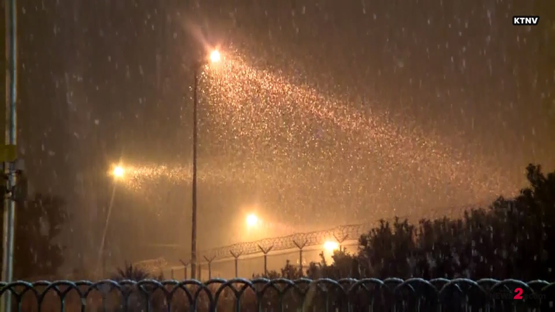 The Vegas lights are always brighter when it snows! Check it out the rare snowfall made for a good time in Las Vegas.