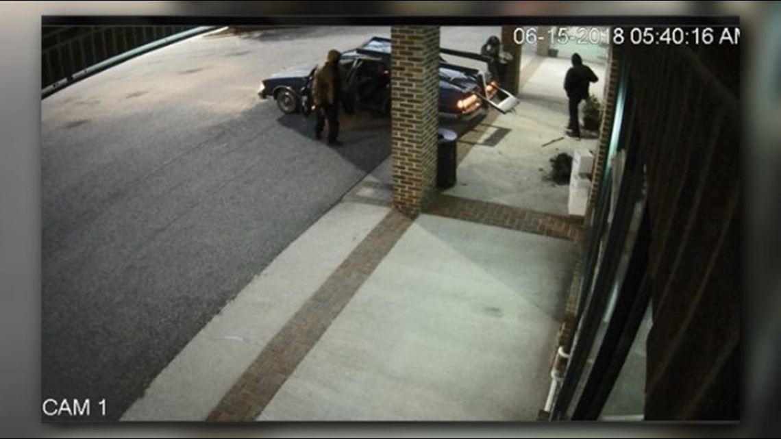 Mebane Jewelry Store Robbed After Suspects Crash Their Car Into It